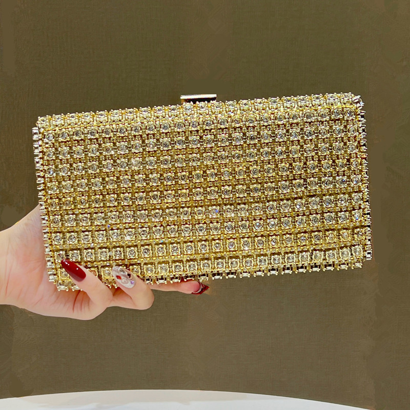 Luxury Lifestyle Women - 2026 Lüks Moda Tamamen Taşlı Kadın